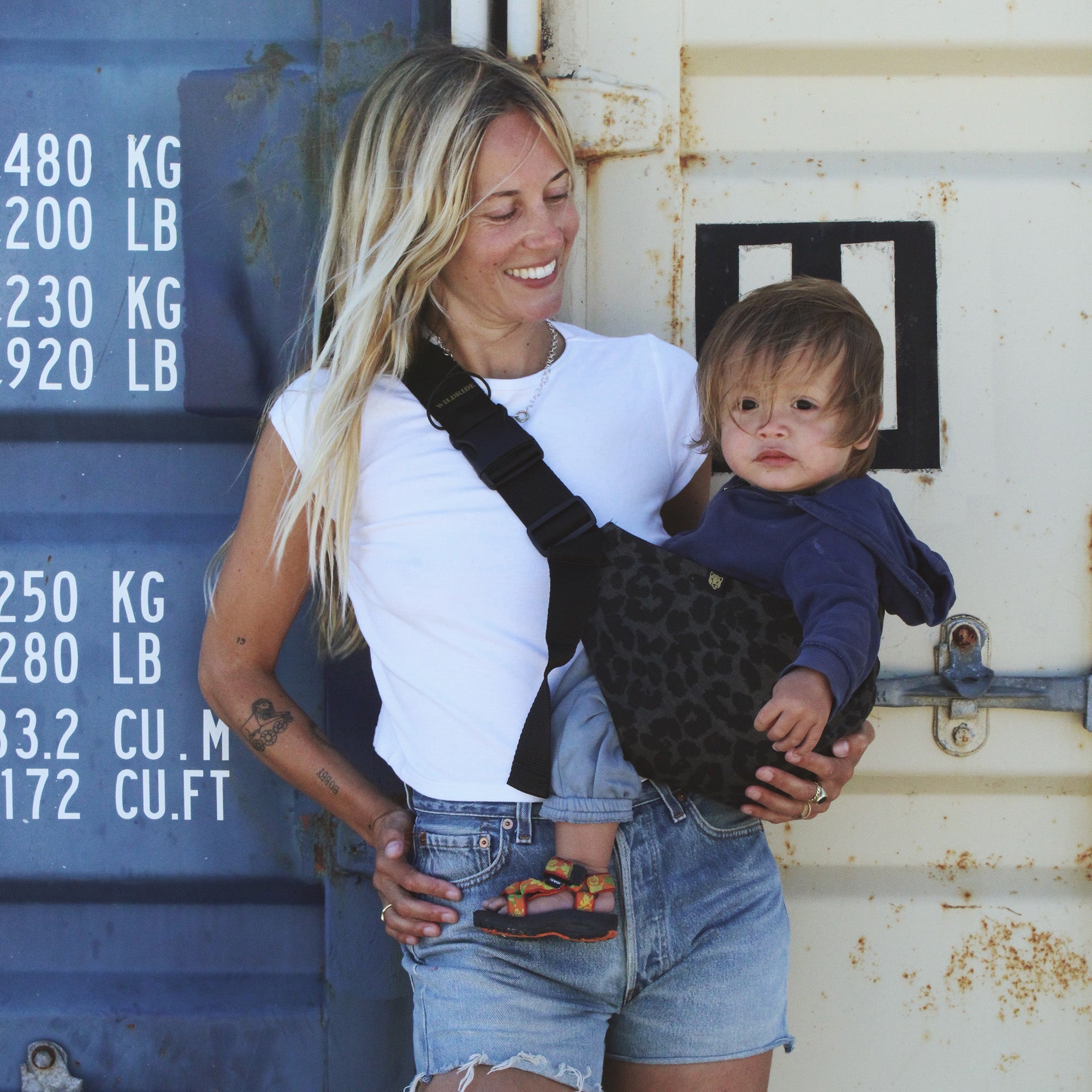 Toddler carrier leopard print grey | Wildride – Wildride USA